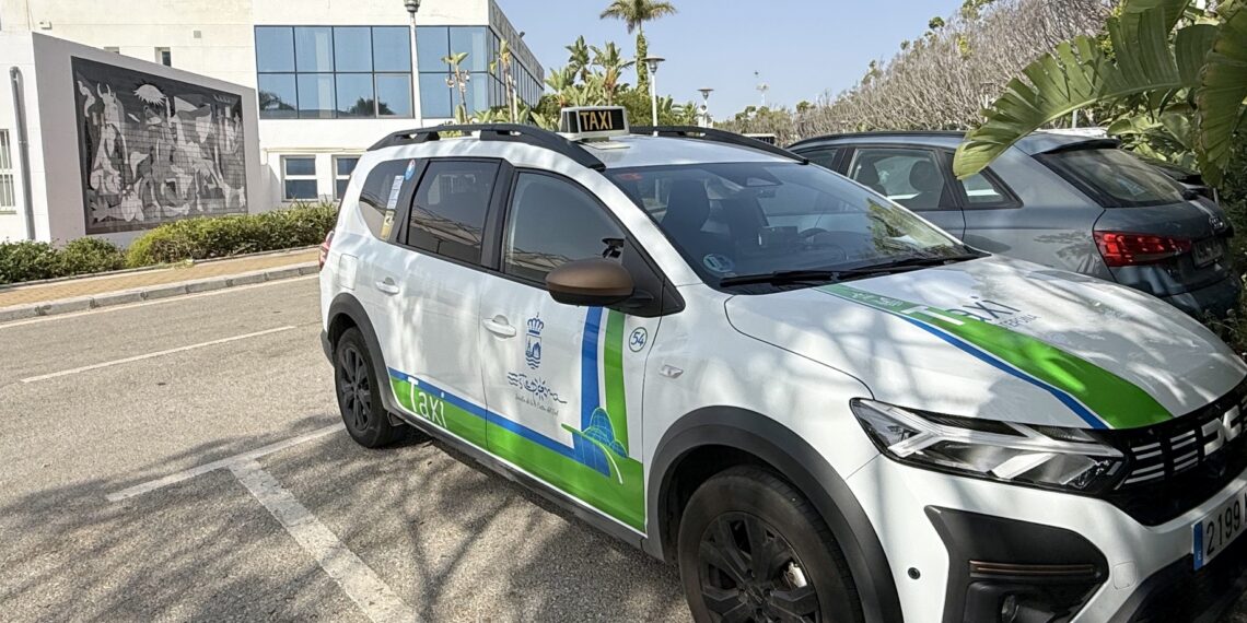 Crece el número de taxis adaptados con la creación de cinco nuevas licencias en Estepona