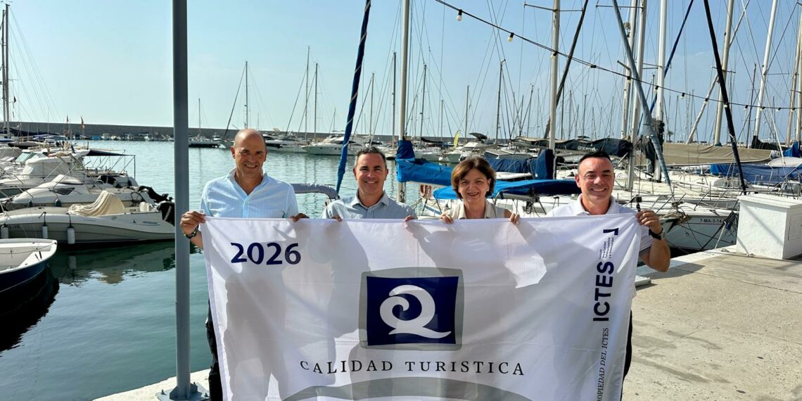 Fuengirola revalida la bandera Q de Calidad Turística del Puerto Deportivo