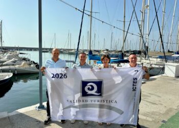 Fuengirola revalida la bandera Q de Calidad Turística del Puerto Deportivo