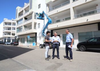 San Pedro avanza en la renovación del alumbrado público con nuevas actuaciones de eficiencia energética en la avenida de Salamanca