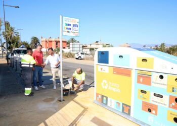 Marbella refuerza la información ciudadana sobre limpieza con la renovación de la cartelería y la incorporación de nuevos puntos de señalización