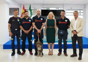 Muñoz recibe a los bomberos de Marbella que han participado en labores de rescate tras los terremotos de Venezuela