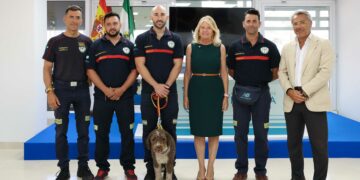 Muñoz recibe a los bomberos de Marbella que han participado en labores de rescate tras los terremotos de Venezuela
