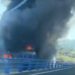 Arde un camión en la AP-7 por el Parque Botánico, donde se originó el reciente incendio forestal de Benahavís