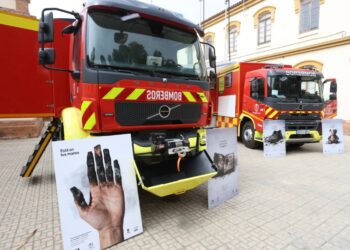 La Diputación se sitúa como referente nacional en la gestión y la intervención en emergencias con dos nuevos vehículos logísticos del Consorcio Provincial de Bomberos