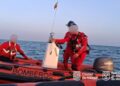 Rescatan a dos personas que iban a la deriva en un kayak hinchable en Málaga