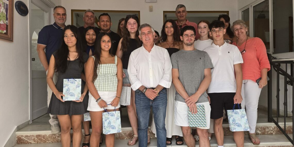 Manilva reconoce a los alumnos con los mejores expedientes académicos del curso