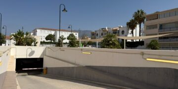 Mijas instalará placas fotovoltaicas en el parking de La Candelaria para generar energía limpia y reducir costes