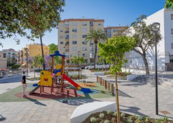 Inaugurada la plaza Manuel Requena ‘Melilla’ como nuevo espacio ciudadano con zonas de juego y áreas de descanso