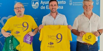 Estepona acoge el próximo domingo la IX Travesía a Nado Virgen del Carmen Coronada