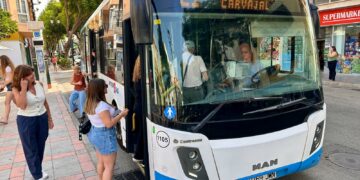 Fuengirola implementa un Sistema de Control de las Paradas del Autobús Urbano para evitar estacionamientos indebidos