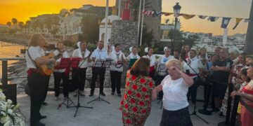 Puerto Banús celebra la Virgen del Carmen con una emotiva jornada de tradición y emoción