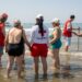 Benalmádena refuerza su compromiso con la inclusión con el programa ‘Disfruta la Playa’ para personas con diversidad funcional
