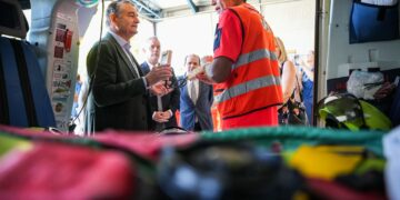 Sanidad culmina la implantación del servicio de transfusión sanguínea aérea en toda Andalucía