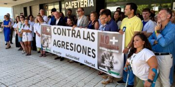 Concentración en repulsa por la agresión sufrida por una médica residente de Atención Primaria