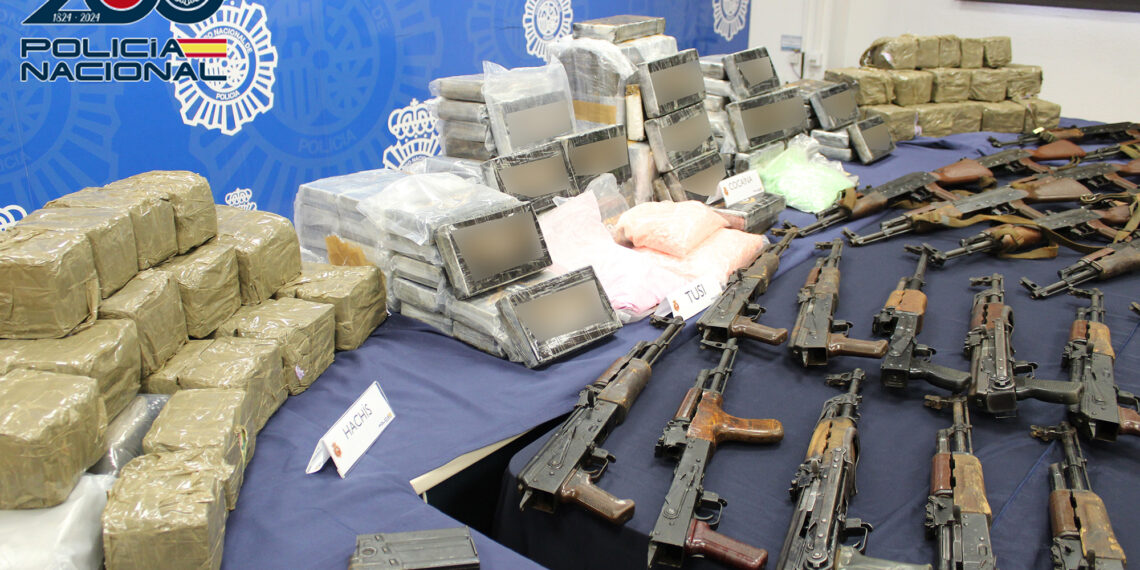 Nuevo golpe al crimen organizado con la incautación en Málaga de un arsenal de armas