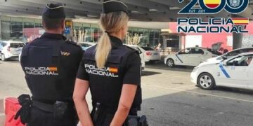 La Policía detiene a un hombre de 24 años en el aeropuerto de Málaga por agredir a su pareja embarazada
