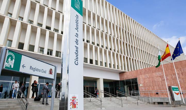 Declarado culpable de intentar asesinar a su exnovia, que escapó saltando desde un balcón en Torremolinos