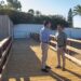 Completado el tramo de la senda litoral en Bahía Marbella con la colocación de una pasarela de 30 metros