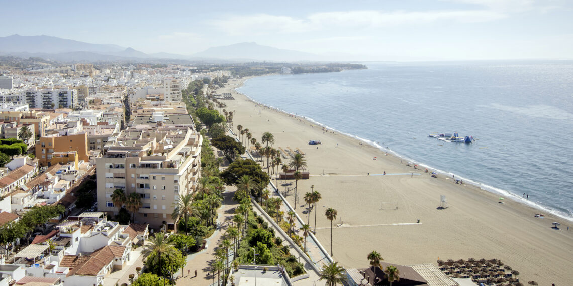 Estepona contará con módulos de playas renovados y pasarelas de hormigón en todos los accesos públicos