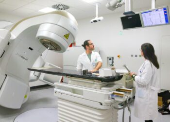 El Hospital Regional de Málaga incorpora un acelerador que reduce sesiones de radioterapia