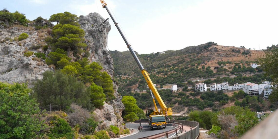Corte temporal de la carretera A-7150 de Casares del 5 al 7 de agosto