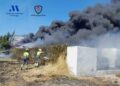 El taller mecánico ‘Pagamenos’ de Estepona, arrasado por un incendio que se originó en un contenedor