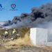 El taller mecánico ‘Pagamenos’ de Estepona, arrasado por un incendio que se originó en un contenedor