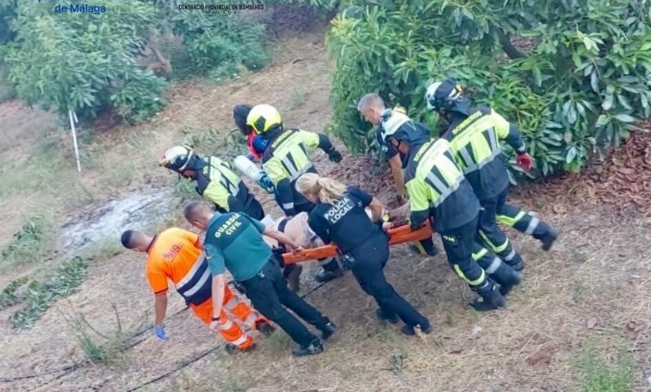 Rescatado un hombre herido tras caer en el interior de un bidón de agua en Alhaurín el Grande