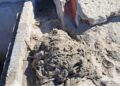 Acosol continúa trabajando para resolver la incidencia que mantiene cerrada la Playa de El Bombo en Mijas