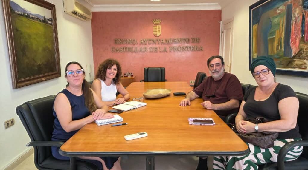 El teatro y la cultura tienden puentes entre los pueblos de Casares y Castellar