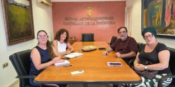 El teatro y la cultura tienden puentes entre los pueblos de Casares y Castellar
