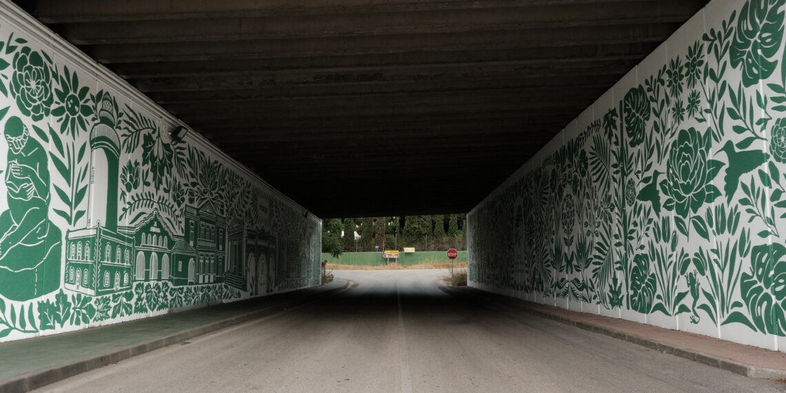 Málaga ya cuenta con un nuevo mural urbano inspirado en el Jardín Botánico-Histórico La Concepción