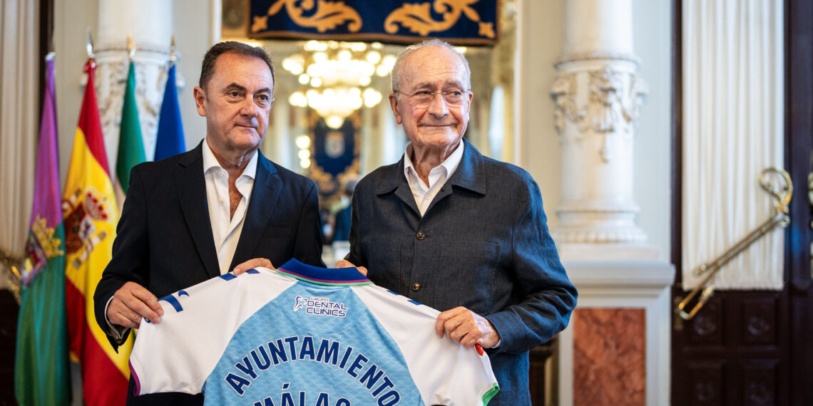 El Ayuntamiento aportará 1,6 millones de euros para seguir siendo el patrocinador principal del Málaga CF