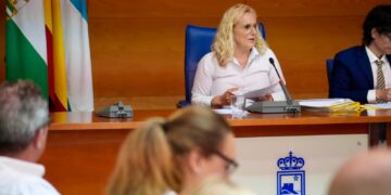 La ADEAC reconoce la profesionalidad y el compromiso del equipo de playas de Fuengirola tras una inspección “positiva” a las cuatro playas con Bandera Azul