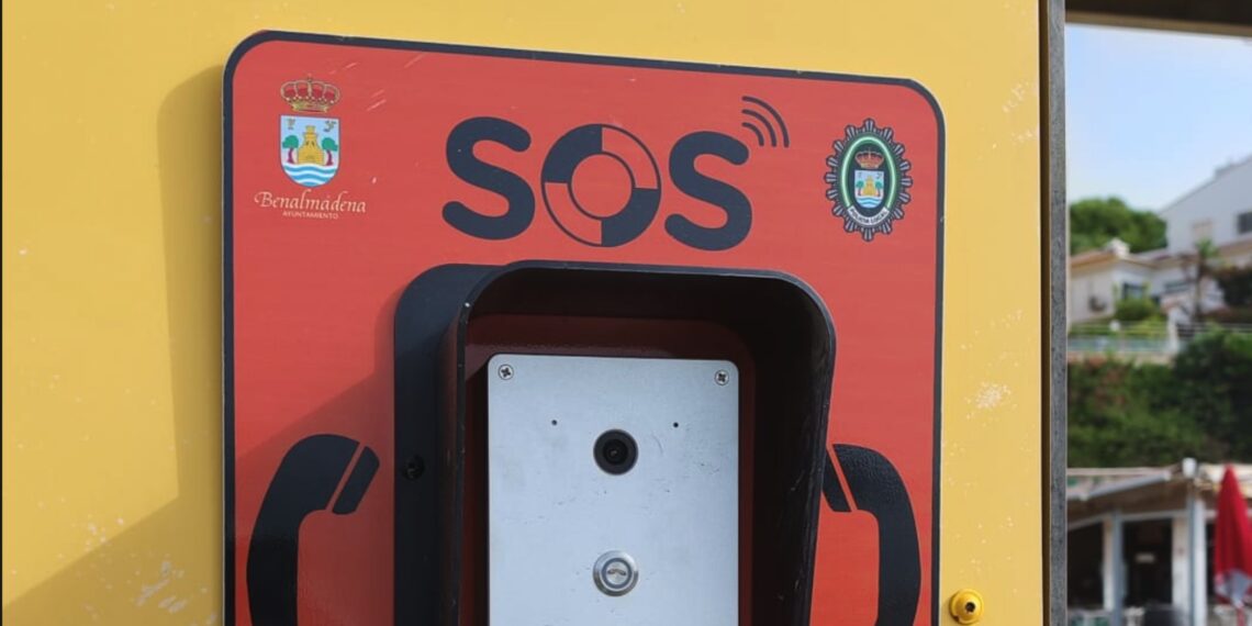 Reforzada la seguridad de las playas de Benalmádena con 30 puntos de megafonía y 23 puntos SOS