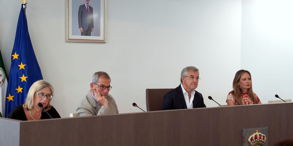 Estepona registra un 16% más de trámites electrónicos durante los siete primeros meses de 2026
