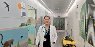 Piscina, playa y dolor de oído: cuándo hay que consultar al pediatra