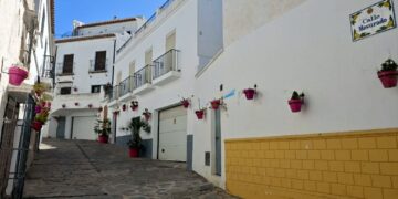 Estepona proyecta la renovación integral de calle Mesurado para mejorar sus infraestructuras y accesibilidad