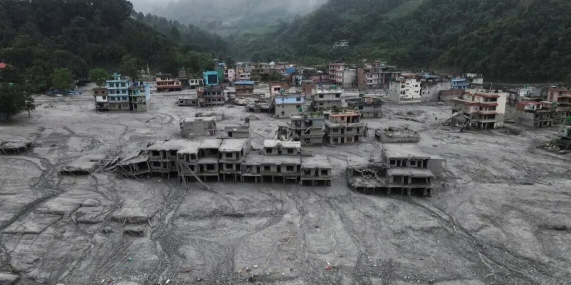 Localizan con vida a uno de los tres españoles desaparecidos tras las inundaciones en Nepal