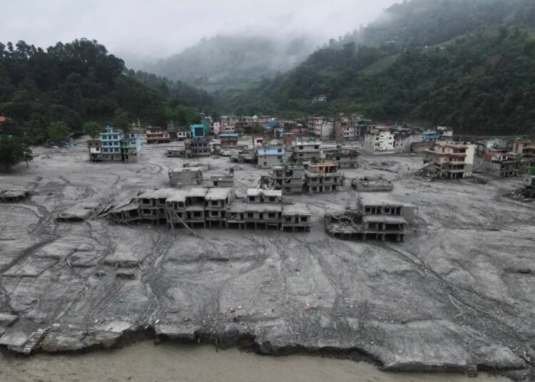 Localizan con vida a uno de los tres españoles desaparecidos tras las inundaciones en Nepal