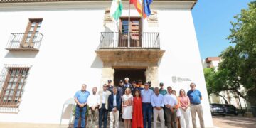 Marbella muestra su rechazo ante el acto de violencia doméstica de San Pedro Alcántara