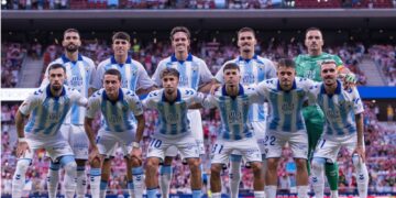 El Málaga cae con honores en Madrid en su regreso a la élite ocho años después
