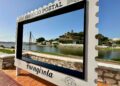El Ayuntamiento de Fuengirola refuerza su imagen de marca con un nuevo punto ‘selfie’ en el Parque Fluvial