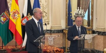 Francisco de la Torre, durante su visita a Ceuta: “Se pueden valorar becas europeas para que los menores marroquíes primero puedan formarse en FP en su país y después venir a España”