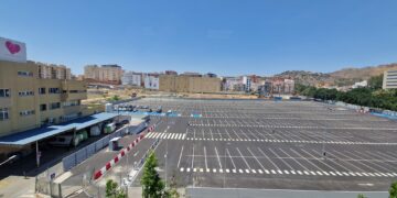 El Hospital Civil pone en funcionamiento las 750 plazas de su aparcamiento provisional