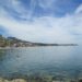 Muere un hombre de 58 años tras caer de una tabla de paddle surf y golpearse con una roca en Fuengirola