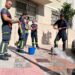 Los Bomberos de Fuengirola revisan periódicamente los más de 700 hidrantes de la red pública