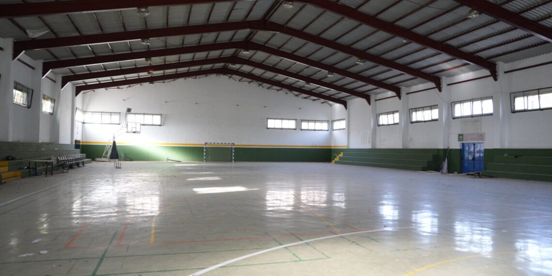 Torremolinos encarga un suelo para el pabellón del San Francisco que permita la práctica de patinaje, fútbol sala y baloncesto