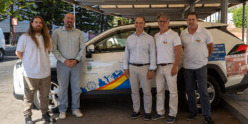 Benalmádena presenta la nueva uniformidad del servicio de taxi para reforzar la imagen del destino turístico